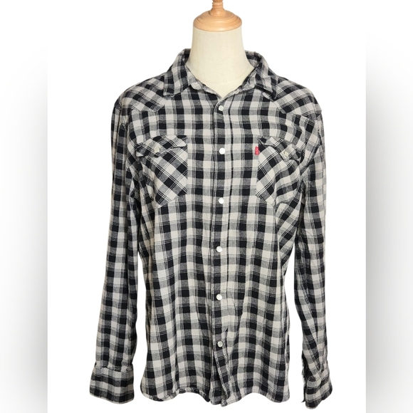 Levi's Black and Gray Checked Light Flannel Button Down Shirt - Picture 1 of 7